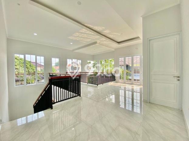 PENAWARAN TERBATAS! Rumah Berkualitas di Lebak Bulus, Luas 302m² LB 450m² PENAWARAN TERBATAS! Rumah Berkualitas di Lebak Bulus, Luas 302m² LB 450m²