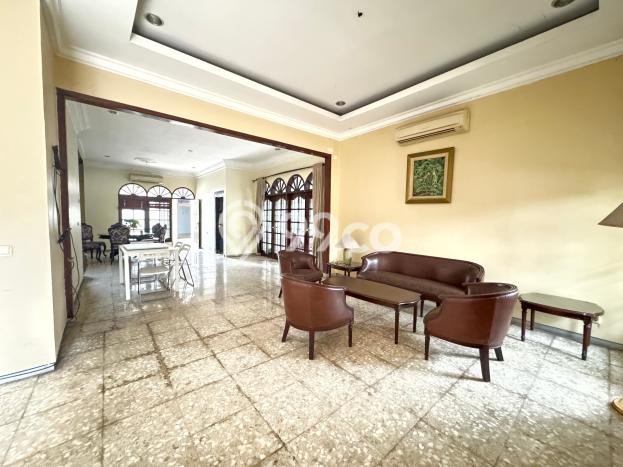 For Sale! Luxury House LT 556m2 Desain Elegan di Mampang For Sale! Luxury House LT 556m2 Desain Elegan di Mampang
