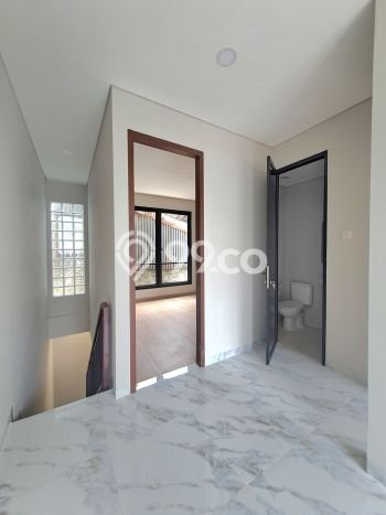 Jual Rumah Minimalis Bagus Punya 2 KT di Cilandak Jakarta Selatan SHM Jual Rumah Minimalis Bagus Punya 2 KT di Cilandak Jakarta Selatan SHM