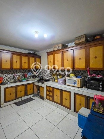 Kost untuk Dijual di Bendungan Hilir Punya 8 Kamar Kost untuk Dijual di Bendungan Hilir Punya 8 Kamar