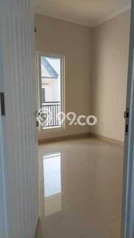 Dijual Rumah Strategis Bagus Punya 2 KT di Serpong Tangerang Selatan SHM Dijual Rumah Strategis Bagus Punya 2 KT di Serpong Tangerang Selatan SHM