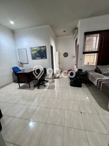 Rumah Modern Minimalis 4 Kamar Siap Huni di BSD Rumah Modern Minimalis 4 Kamar Siap Huni di BSD