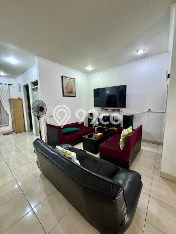 Rumah Modern Minimalis 4 Kamar Siap Huni di BSD Rumah Modern Minimalis 4 Kamar Siap Huni di BSD