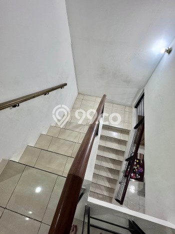 Rumah Modern Minimalis 4 Kamar Siap Huni di BSD Rumah Modern Minimalis 4 Kamar Siap Huni di BSD