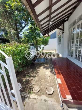 LISTING BARU! Rumah di Arcamanik, Siap Huni, 1 KM, Akses Arcamanik, Bandung, Bandung, Luas 144m2m² Bangunan 120m2m² LISTING BARU! Rumah di Arcamanik, Siap Huni, 1 KM, Akses Arcamanik, Bandung, Bandung, Luas 144m2m² Bangunan 120m2m²