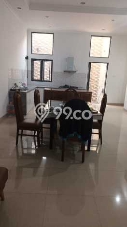 HOT PROPERTY! Rumah Strategis di , Luas 180m2m² Bangunan 250m2m² HOT PROPERTY! Rumah Strategis di , Luas 180m2m² Bangunan 250m2m²