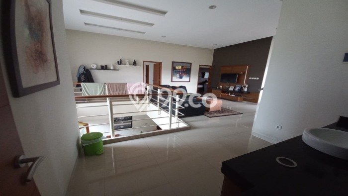 HOT DEAL! Dijual Rumah Berkualitas di , Bandung, LT 273m2m² LB 255m2m² HOT DEAL! Dijual Rumah Berkualitas di , Bandung, LT 273m2m² LB 255m2m²