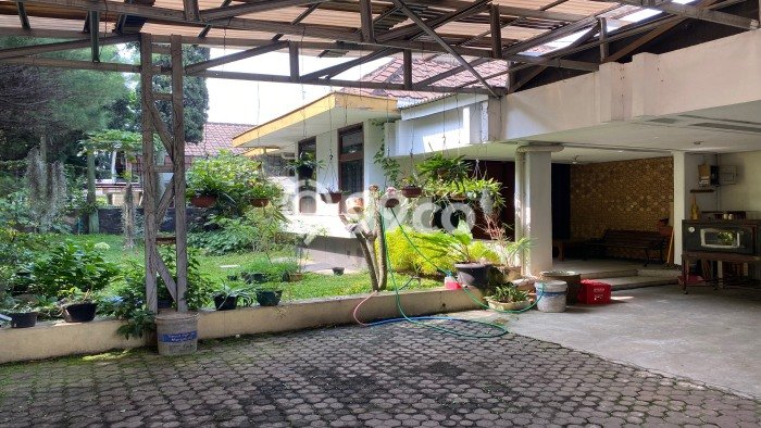 Rumah Bagus area , Bandung, Luas Tanah 729m2m², Luas Bangunan 738m2m² Rumah Bagus area , Bandung, Luas Tanah 729m2m², Luas Bangunan 738m2m²