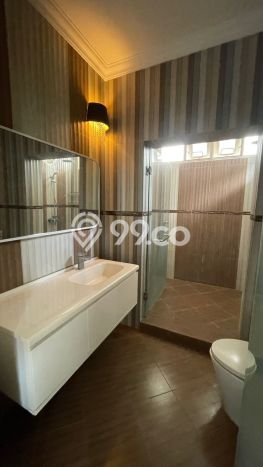 Rumah Sewa Tangerang LT 315m2 LB 250m2 Kawasan Lippo Karawaci Rumah Sewa Tangerang LT 315m2 LB 250m2 Kawasan Lippo Karawaci