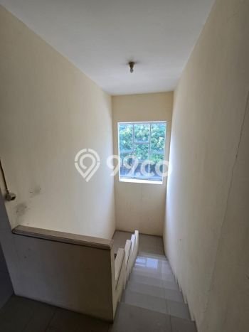 Komersial Bagus Dijual LB 200m2 Lokasi Strategis Tangerang Area Cocok untuk Berbisnis Komersial Bagus Dijual LB 200m2 Lokasi Strategis Tangerang Area Cocok untuk Berbisnis