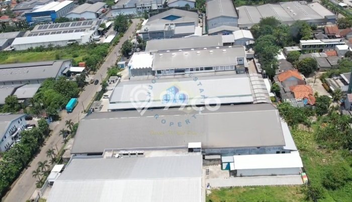 Area Ramai! Pabrik Dijual di Jawilan untuk Bisnis Luas Bangunan 10000m2 Area Ramai! Pabrik Dijual di Jawilan untuk Bisnis Luas Bangunan 10000m2