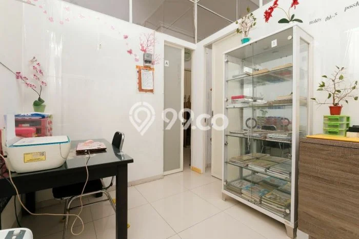 Lokasi terbaik! Rumah siap huni disewakan di Rungkut LB 150m2 Lokasi terbaik! Rumah siap huni disewakan di Rungkut LB 150m2