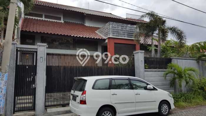 Rumah Mewah Siap Huni LT 400m2 di Wonocolo, Surabaya Rumah Mewah Siap Huni LT 400m2 di Wonocolo, Surabaya
