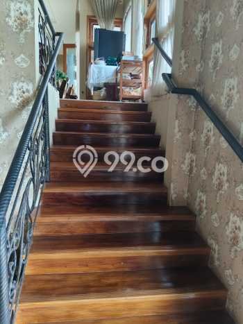 Rumah Elit LB 950m2 Siap Pakai Desain Elegan di Cigadung, Bandung Rumah Elit LB 950m2 Siap Pakai Desain Elegan di Cigadung, Bandung