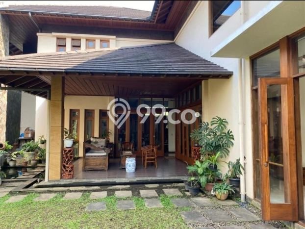 Rumah di Kawasan Coblong, Lingkungan Elite 7 KT Rumah di Kawasan Coblong, Lingkungan Elite 7 KT