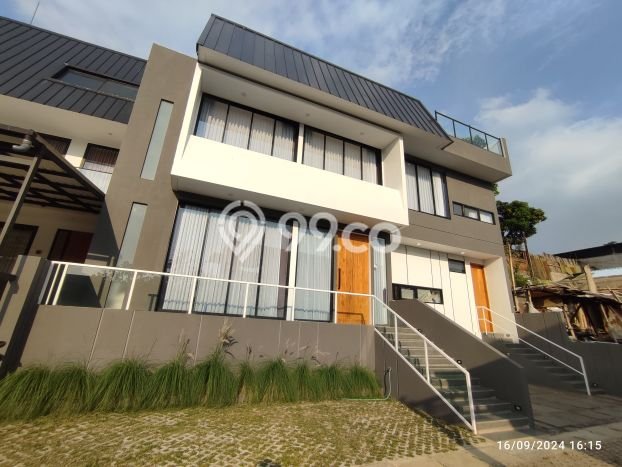 Rumah Asri 4 KT di Coblong, Bandung - Luas Tanah 280m2m² Rumah Asri 4 KT di Coblong, Bandung - Luas Tanah 280m2m²