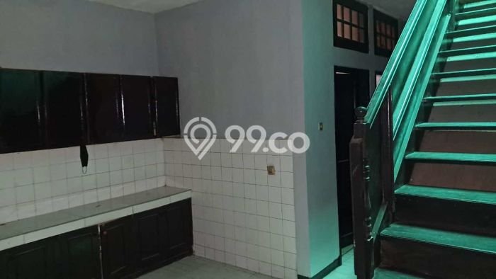 HUNIAN PREMIUM! Rumah kawasan , 2 KM, Area Berkembang, LT 300m2m² LB 270m2m² HUNIAN PREMIUM! Rumah kawasan , 2 KM, Area Berkembang, LT 300m2m² LB 270m2m²
