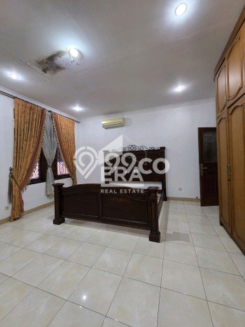 Rumah Elit LB 500m2 Siap Pakai Desain Elegan di Cibubur, Depok Rumah Elit LB 500m2 Siap Pakai Desain Elegan di Cibubur, Depok