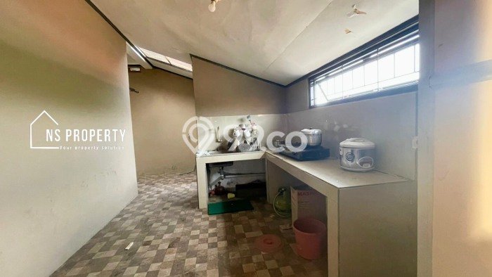 Gudang Strategis Kawasan Teras, Luas 524m2m², Kawasan Bisnis, Tingkat Keramaian Tinggi Gudang Strategis Kawasan Teras, Luas 524m2m², Kawasan Bisnis, Tingkat Keramaian Tinggi