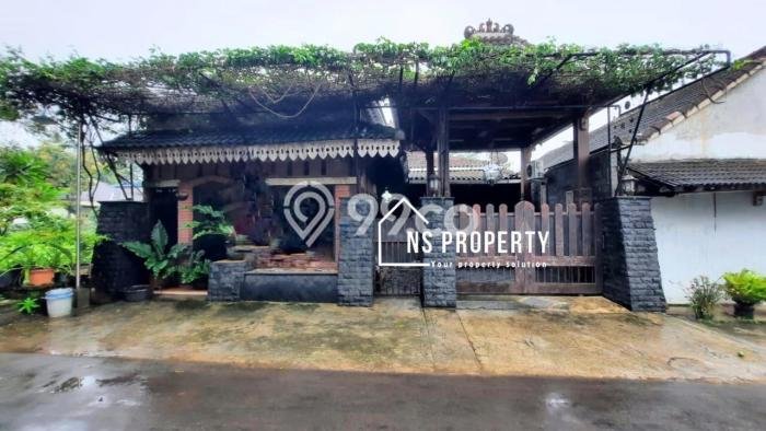 Rumah Lokasi Strategis kawasan , Boyolali, Luas 200m2m² LB 200m2m² Rumah Lokasi Strategis kawasan , Boyolali, Luas 200m2m² LB 200m2m²