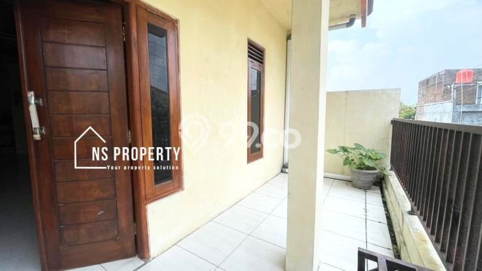 Kost Dijual Lokasi Jebres, Solo, Spesifikasi 3 Kamar Tidur dan Luas 400m2 Kost Dijual Lokasi Jebres, Solo, Spesifikasi 3 Kamar Tidur dan Luas 400m2