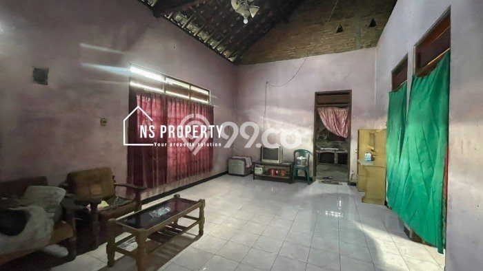 PRIME LOCATION! Rumah Berkembang area Kartasura, Luas 208m2m² LB 125m2m² PRIME LOCATION! Rumah Berkembang area Kartasura, Luas 208m2m² LB 125m2m²