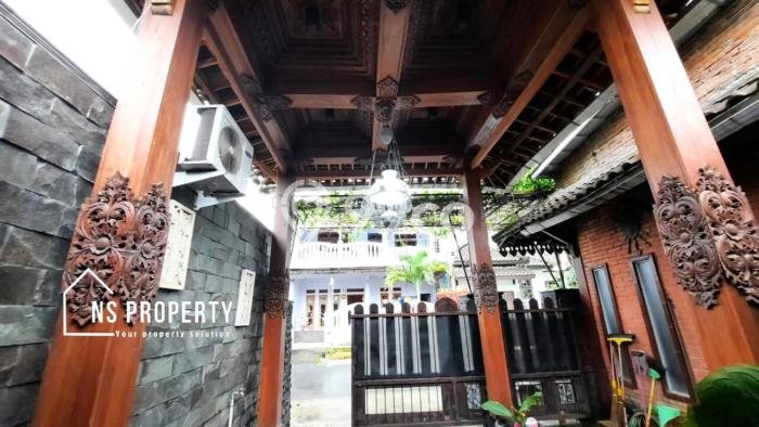 Rumah Lokasi Strategis kawasan , Boyolali, Luas 200m2m² LB 200m2m² Rumah Lokasi Strategis kawasan , Boyolali, Luas 200m2m² LB 200m2m²