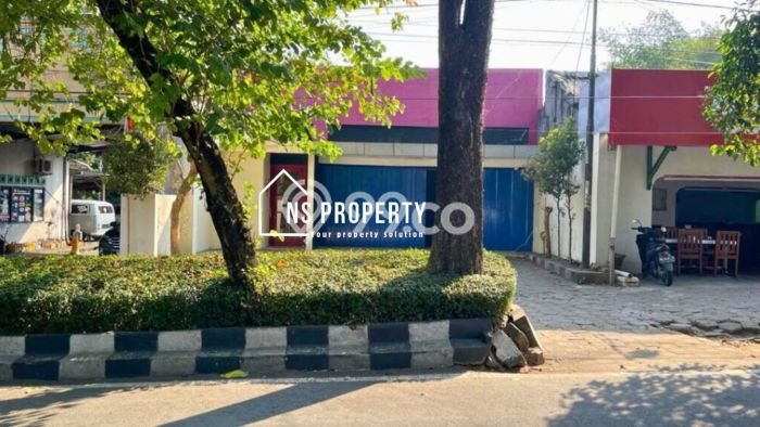 Disewakan Komersial di , Luas 156m2m², Lokasi Premium, Ready Pakai Disewakan Komersial di , Luas 156m2m², Lokasi Premium, Ready Pakai