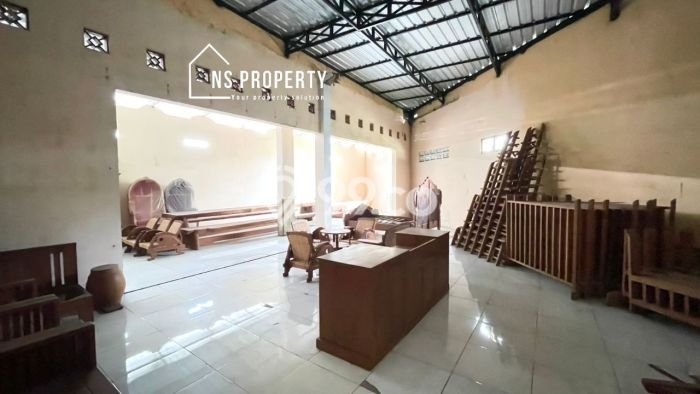 Komersial Bagus LT 286m2 LB 395m2 Dijual di Sawit Boyolali Komersial Bagus LT 286m2 LB 395m2 Dijual di Sawit Boyolali