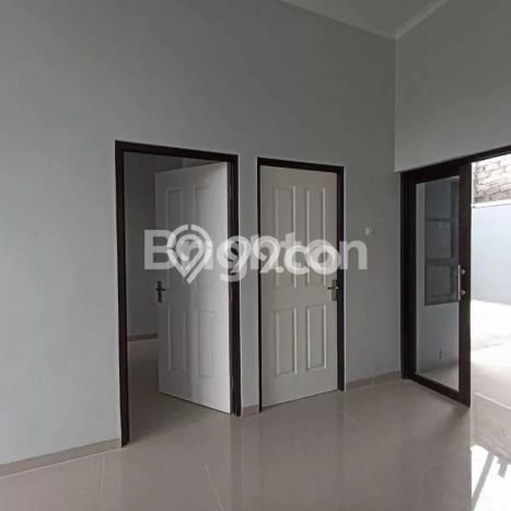 Jual Rumah Bagus Siap Huni LB 123m2 di Tembalang, Semarang Jual Rumah Bagus Siap Huni LB 123m2 di Tembalang, Semarang