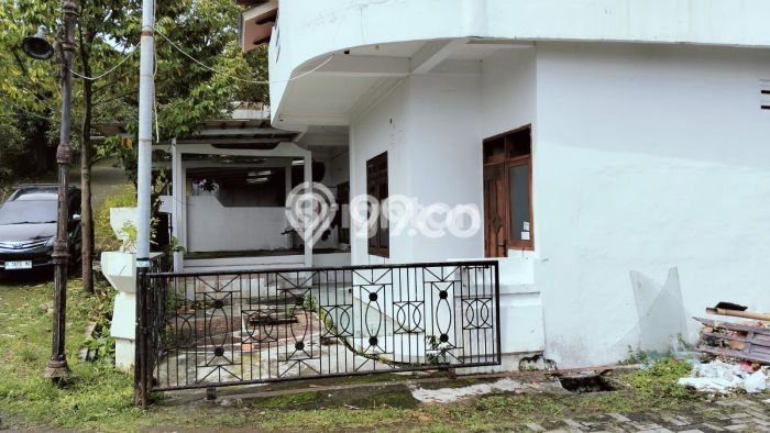 Rumah 7 KT 3 KM LT 200m2m², Luas Bangunan 250m2m² di Tembalang, Semarang Rumah 7 KT 3 KM LT 200m2m², Luas Bangunan 250m2m² di Tembalang, Semarang