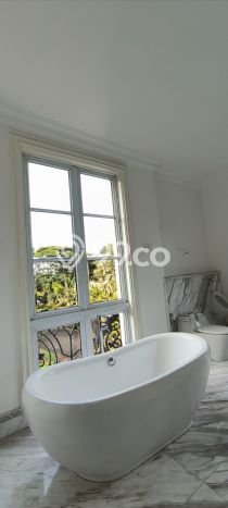 Rumah area , Tangerang, Luas 563m2m² Bangunan 744m2m² - INVESTASI TERBAIK! Rumah area , Tangerang, Luas 563m2m² Bangunan 744m2m² - INVESTASI TERBAIK!