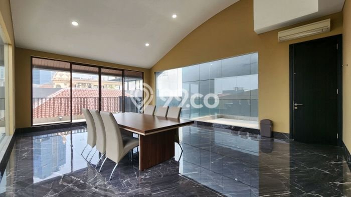 Sewa Rumah Strategis di Pantai Indah Kapuk LT 450m2 / LB 1200m2 Siap Huni Sewa Rumah Strategis di Pantai Indah Kapuk LT 450m2 / LB 1200m2 Siap Huni