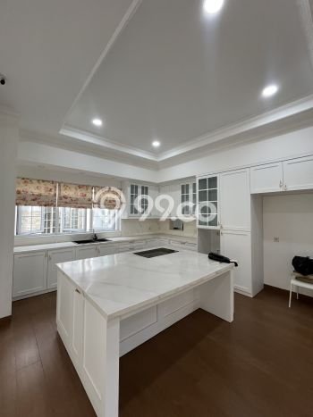 Hunian Kondisi Baik Disewakan di Alam Sutera, Tangerang LT 899m2, LB 1600m2 Hunian Kondisi Baik Disewakan di Alam Sutera, Tangerang LT 899m2, LB 1600m2