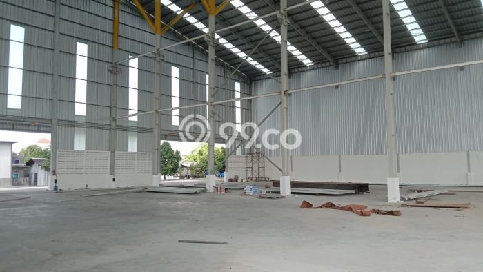 Gudang untuk Disewa di Pusat Tangerang Luas Bangunan 2400m2 Gudang untuk Disewa di Pusat Tangerang Luas Bangunan 2400m2