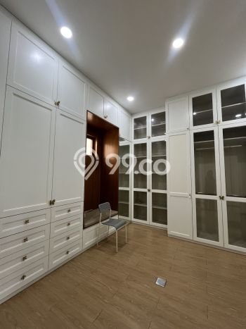 Hunian Kondisi Baik Disewakan di Alam Sutera, Tangerang LT 899m2, LB 1600m2 Hunian Kondisi Baik Disewakan di Alam Sutera, Tangerang LT 899m2, LB 1600m2