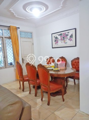 Rumah Elit Modern Tanpa Renovasi di BSD City Tangerang Rumah Elit Modern Tanpa Renovasi di BSD City Tangerang