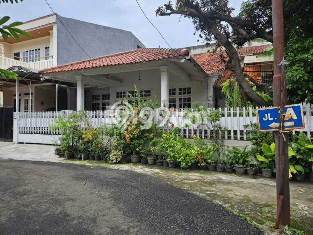 Jual Rumah Luas Megah Dengan View Cantik di Bintaro, Tangerang Selatan Jual Rumah Luas Megah Dengan View Cantik di Bintaro, Tangerang Selatan