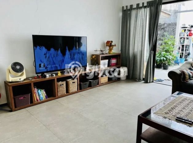 Dijual Hunian Mewah dengan Fasilitas Sekitar Komplit di Mampang Prapatan, Jakarta Selatan Dijual Hunian Mewah dengan Fasilitas Sekitar Komplit di Mampang Prapatan, Jakarta Selatan