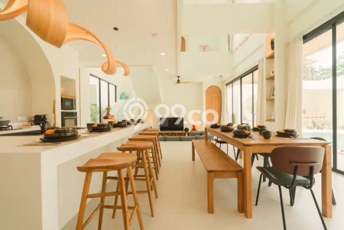 HARGA MENARIK! Vila Kawasan , Ukuran 465m2m², Area Strategis dengan jalan bagus HARGA MENARIK! Vila Kawasan , Ukuran 465m2m², Area Strategis dengan jalan bagus