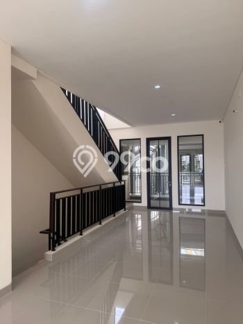 Disewakan Ruko di Kawasan Ramai Gading Serpong Luas 207m2 Disewakan Ruko di Kawasan Ramai Gading Serpong Luas 207m2