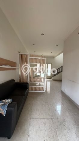 Jual Rumah Luas Megah Dengan View Eksklusif di Gading Serpong, Tangerang Jual Rumah Luas Megah Dengan View Eksklusif di Gading Serpong, Tangerang