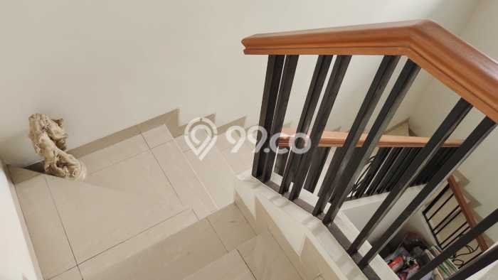 Rumah Disewakan Tangerang LT 216m2 LB 216m2 Kawasan Gading Serpong Rumah Disewakan Tangerang LT 216m2 LB 216m2 Kawasan Gading Serpong