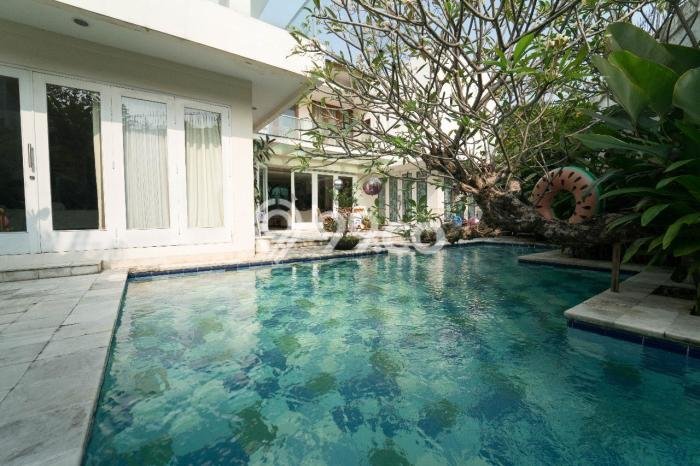 Hunian Mewah LB 400m2 Siap Huni Desain Elegan di Pondok Indah, Jakarta Selatan Hunian Mewah LB 400m2 Siap Huni Desain Elegan di Pondok Indah, Jakarta Selatan
