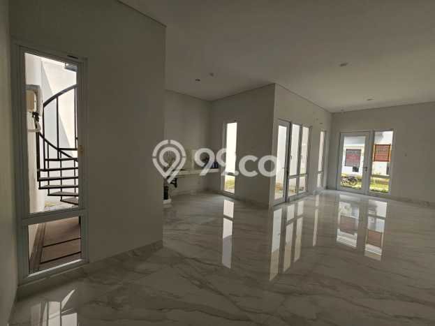 Hunian Mewah LB 196m2 Siap Huni Desain Elegan di Gading Serpong, Tangerang Hunian Mewah LB 196m2 Siap Huni Desain Elegan di Gading Serpong, Tangerang