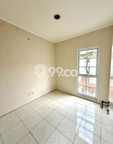 Dijual Hunian Rumah Terawat 4 Kamar di BSD, Tangerang Dijual Hunian Rumah Terawat 4 Kamar di BSD, Tangerang