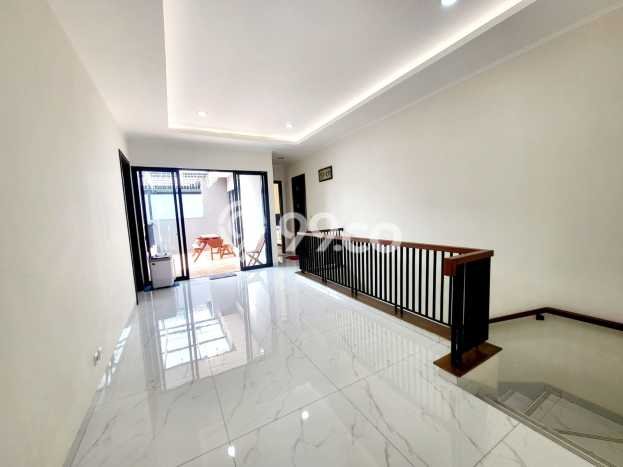 Rumah Eksklusif Dijual LT 200m2 di Cikupa, Tangerang Rumah Eksklusif Dijual LT 200m2 di Cikupa, Tangerang