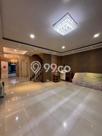 Disewakan Rumah Murah di Green Lake City Jakarta Barat dengan 3 Kamar Tidur Disewakan Rumah Murah di Green Lake City Jakarta Barat dengan 3 Kamar Tidur