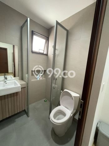 Jual Rumah Luas Elegan Dengan View Cantik di Green Lake City, Jakarta Barat Jual Rumah Luas Elegan Dengan View Cantik di Green Lake City, Jakarta Barat