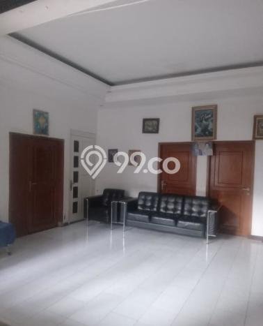 Rumah Luxury Modern Tanpa Renovasi di Pengadegan Jakarta Selatan Rumah Luxury Modern Tanpa Renovasi di Pengadegan Jakarta Selatan